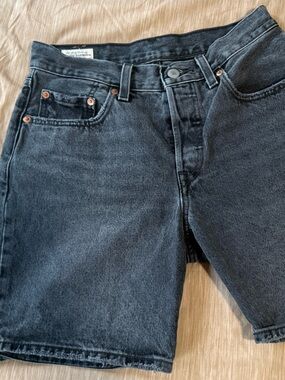 Levis Black Denim Jeans Shorts - Classic Five-Pocket Style